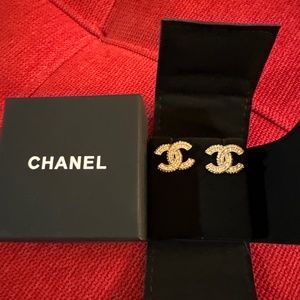 CHANEL studs crystals silver